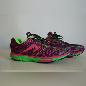 Womens Newton Distance 12 -NEW